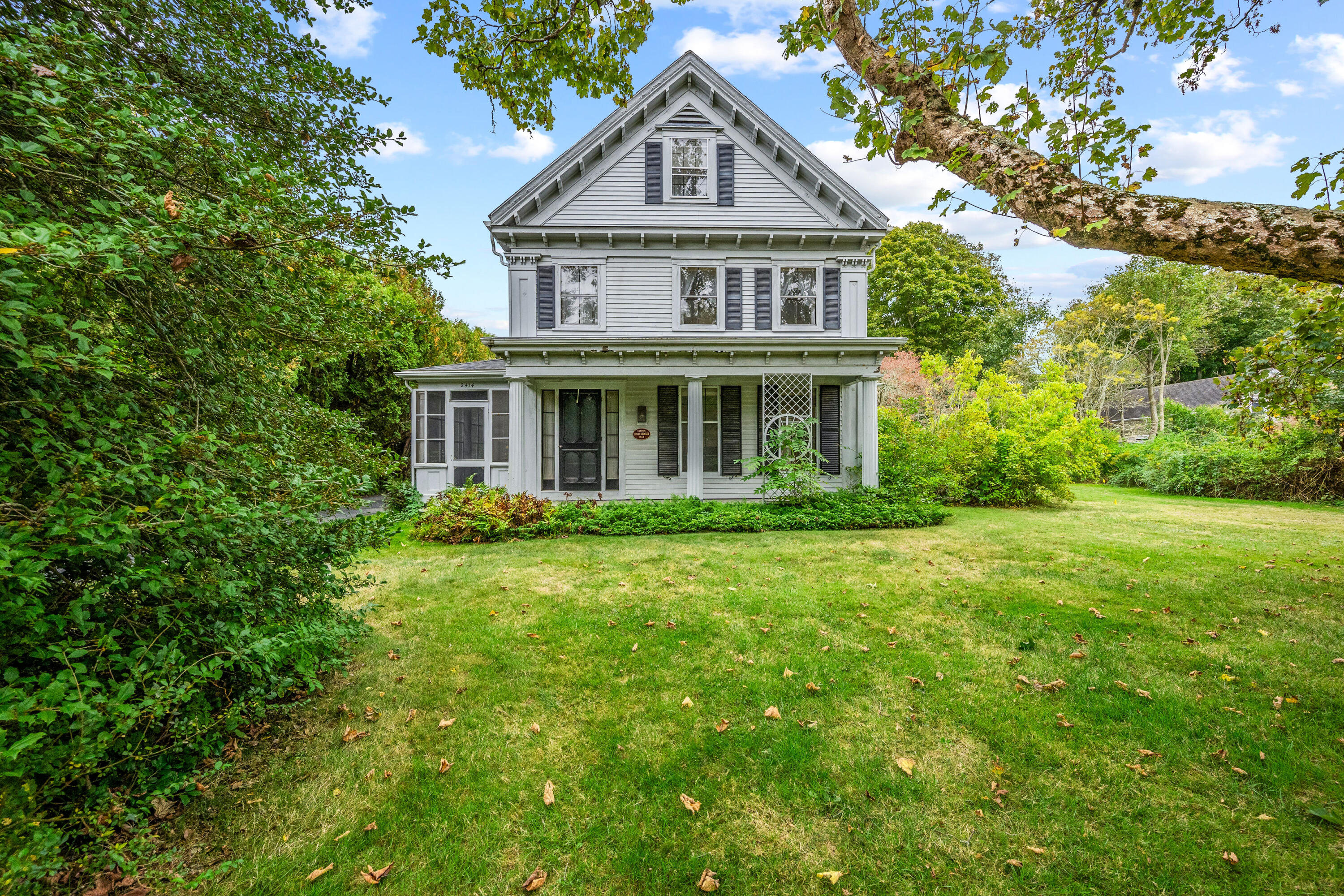2414-2416 Meetinghouse Way Barnstable MA 02668