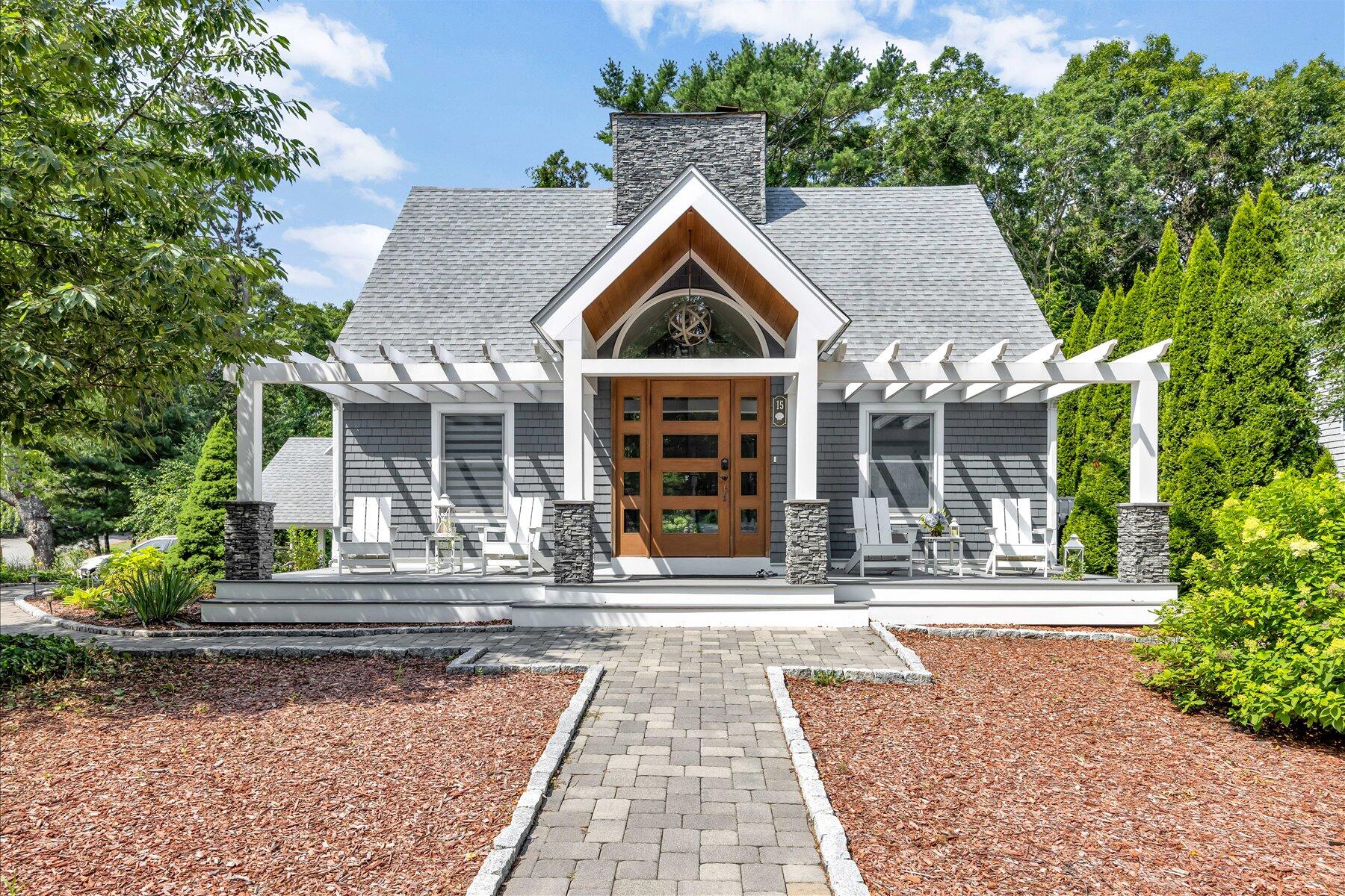 15 Periwinkle Lane Mashpee MA 02649