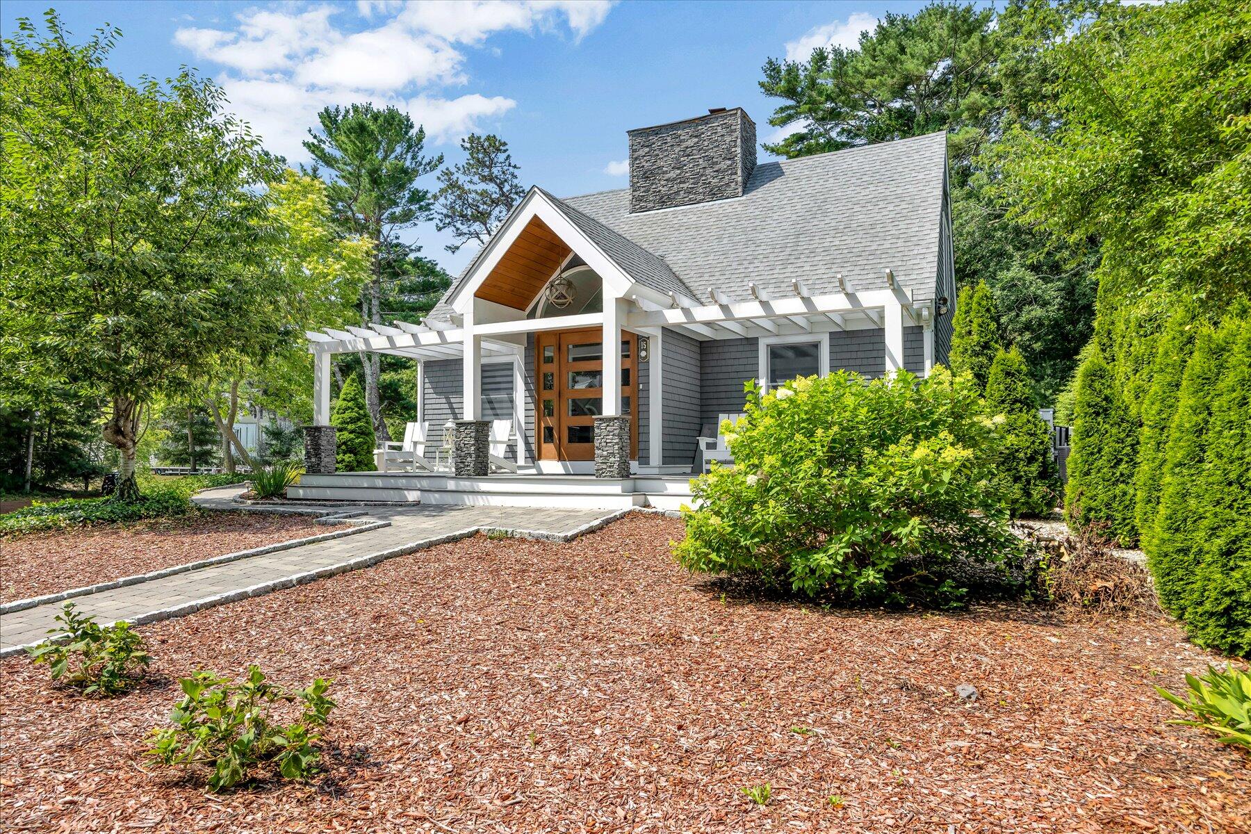 15 Periwinkle Lane Mashpee MA 02649
