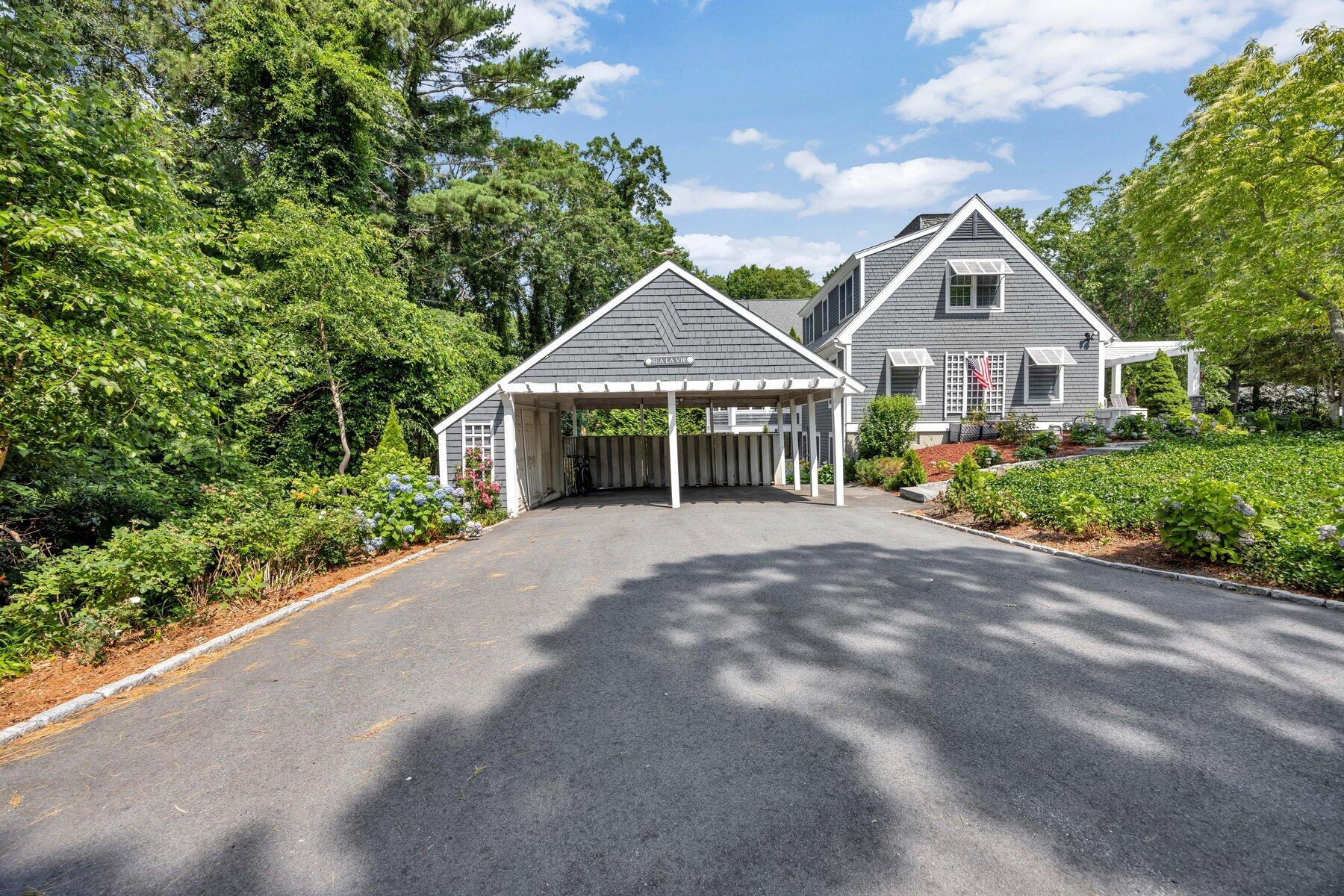 15 Periwinkle Lane Mashpee MA 02649
