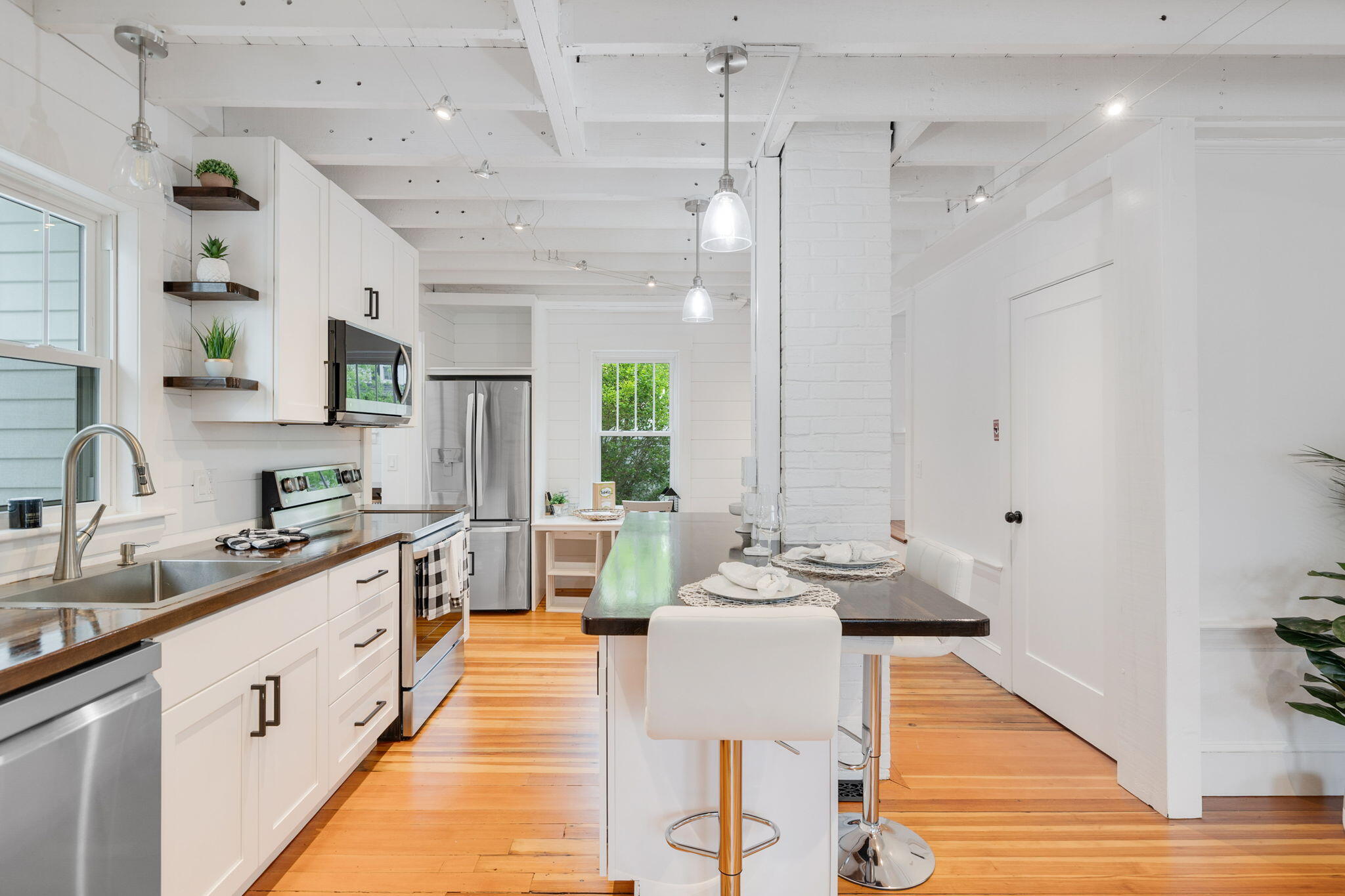 12 Dartmouth Street Barnstable MA 02601