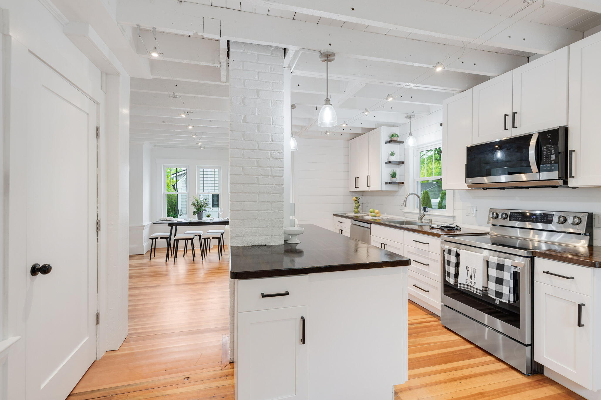12 Dartmouth Street Barnstable MA 02601
