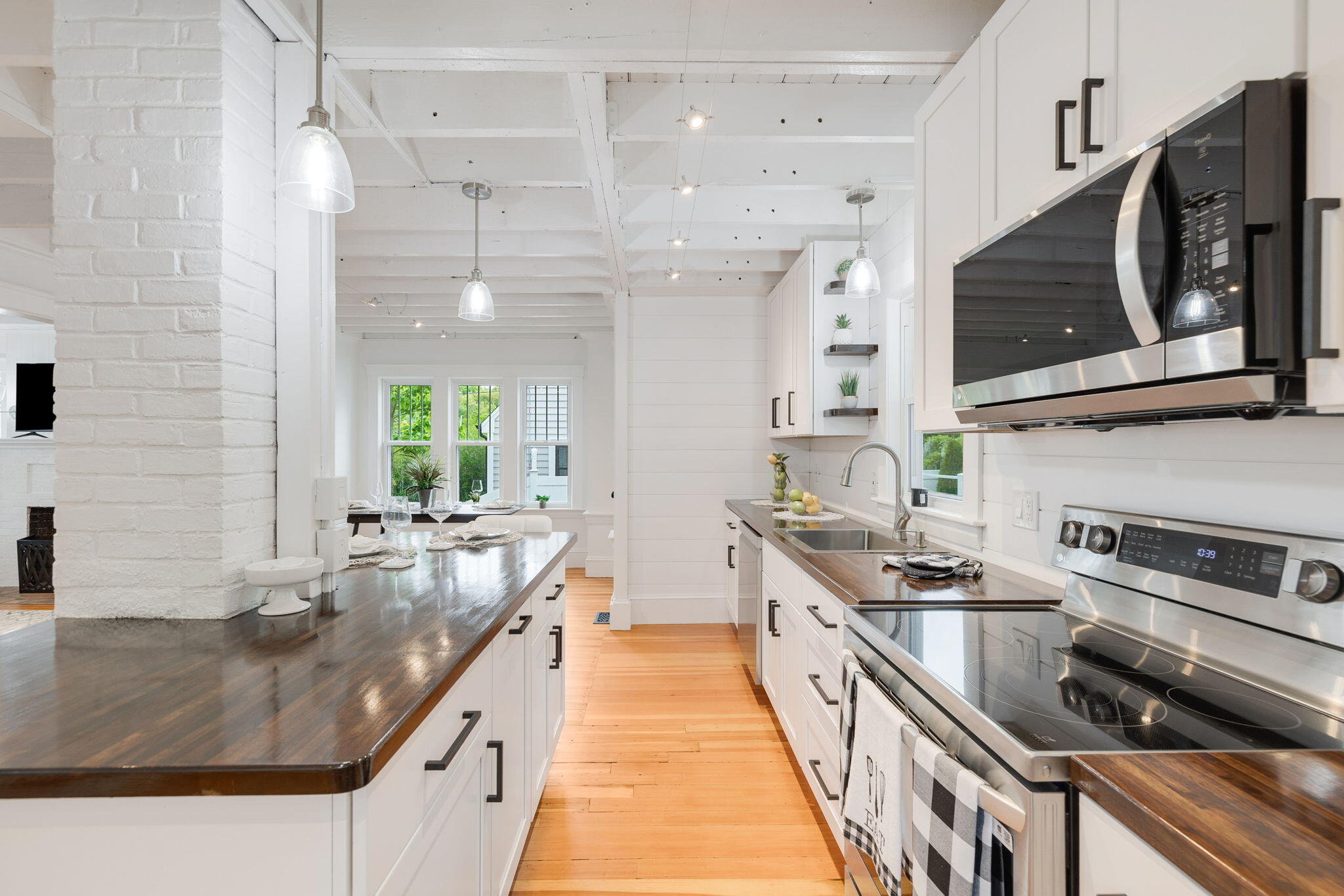 12 Dartmouth Street Barnstable MA 02601