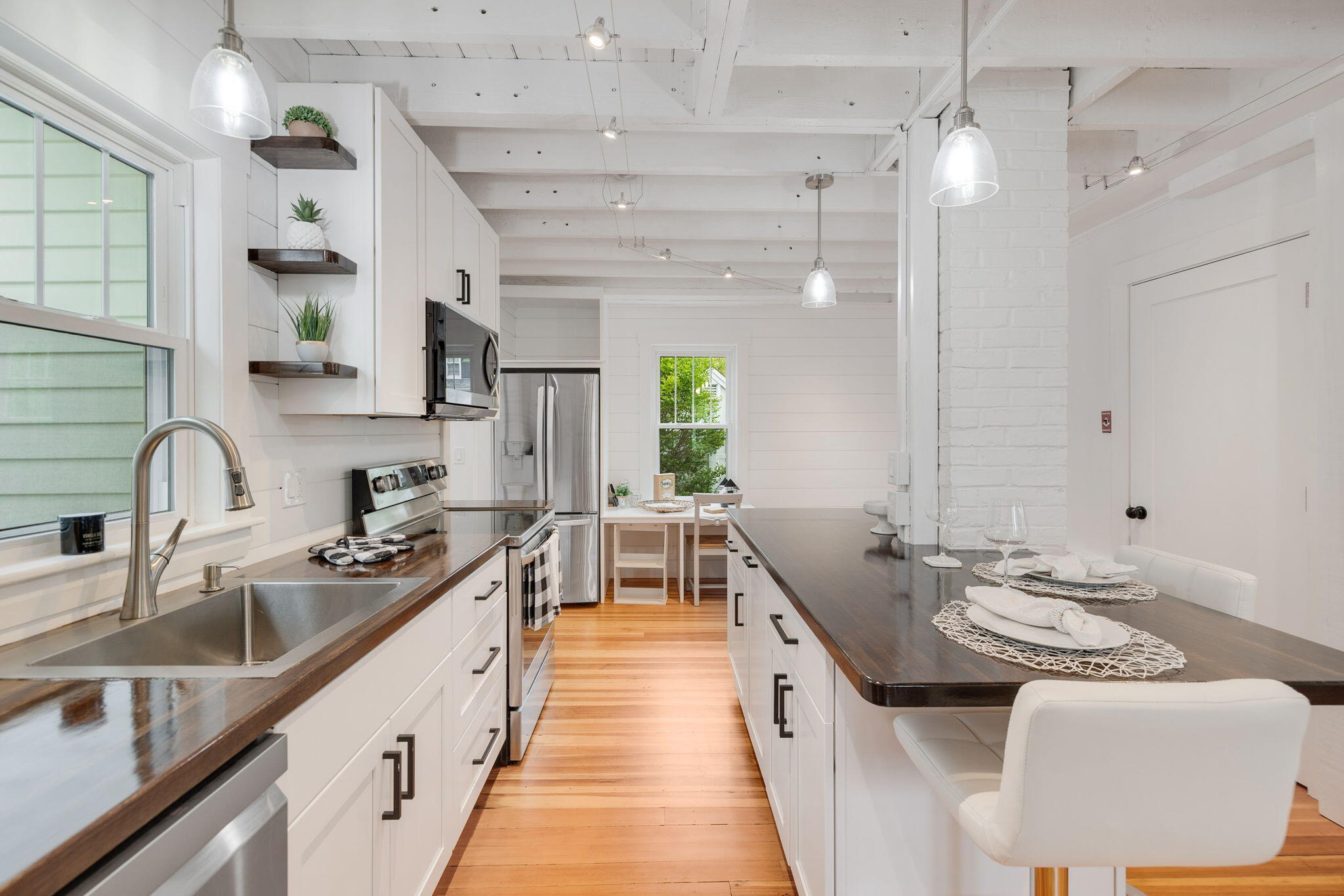 12 Dartmouth Street Barnstable MA 02601