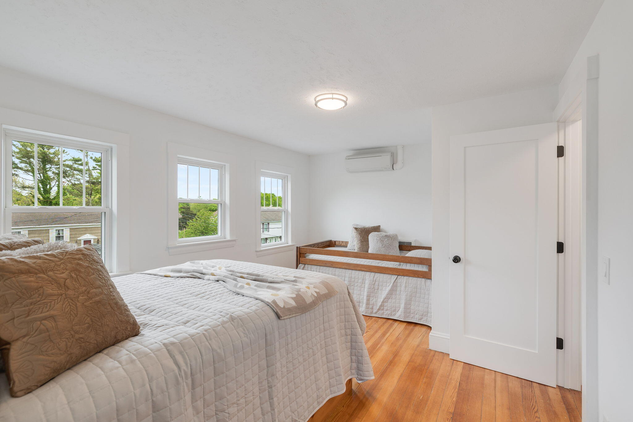 12 Dartmouth Street Barnstable MA 02601