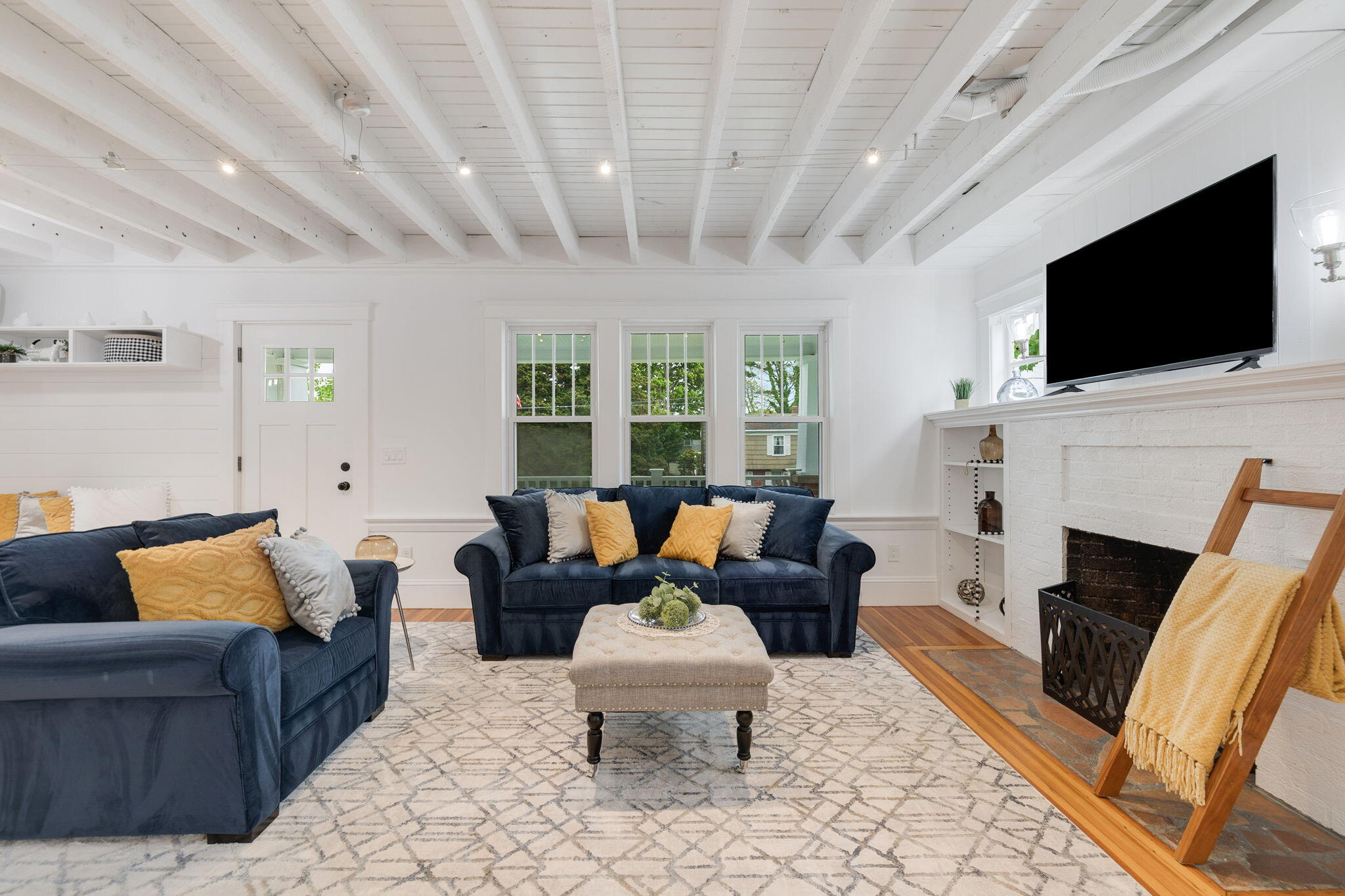 12 Dartmouth Street Barnstable MA 02601