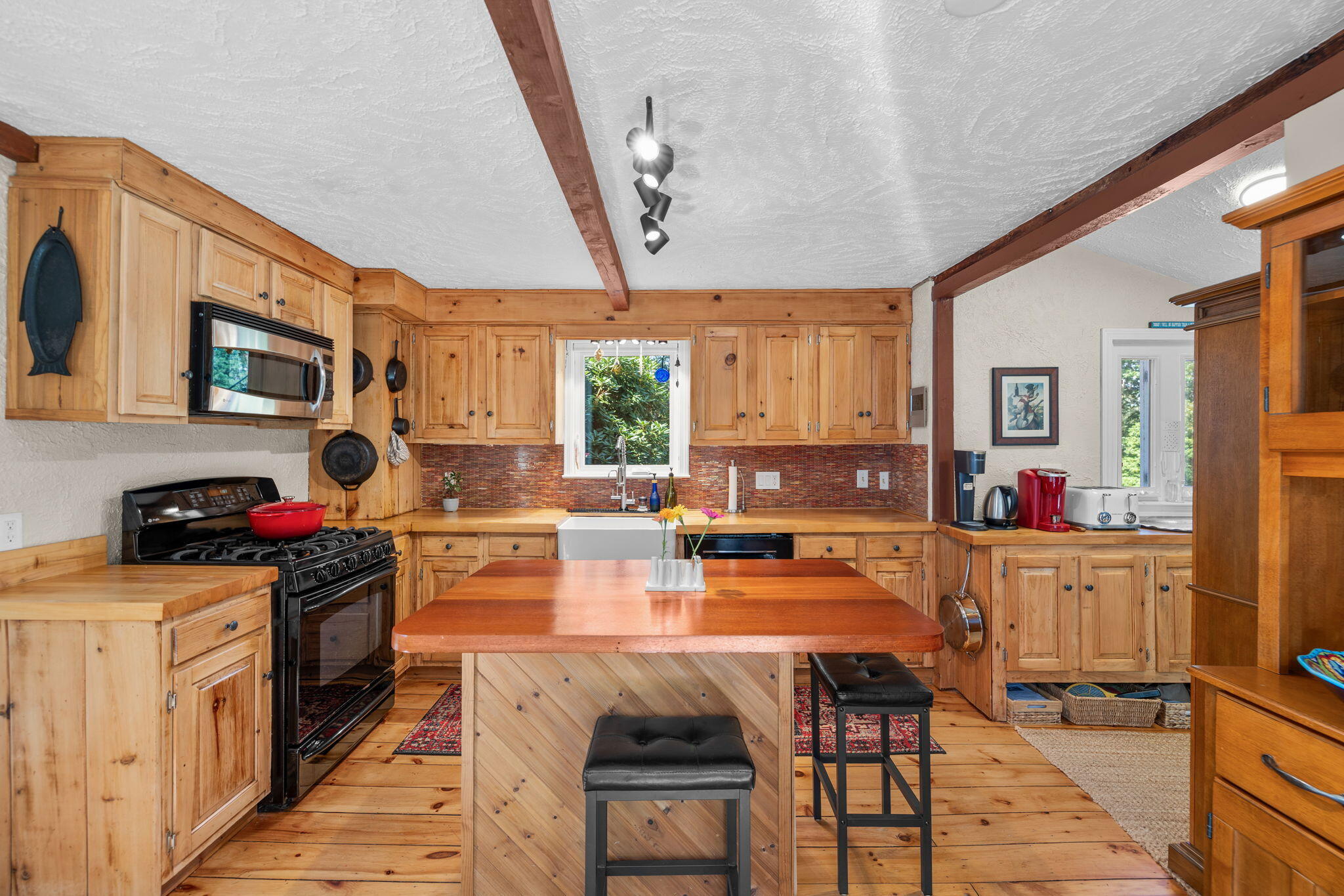 775 Shore Road Pocasset MA 02559