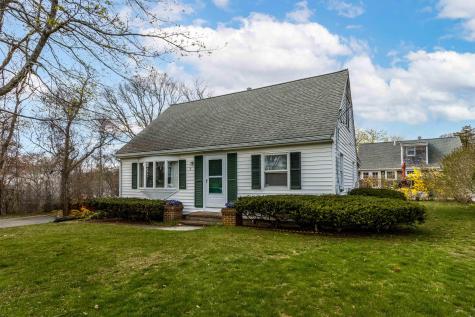 2 Montauk Street Falmouth MA 02536