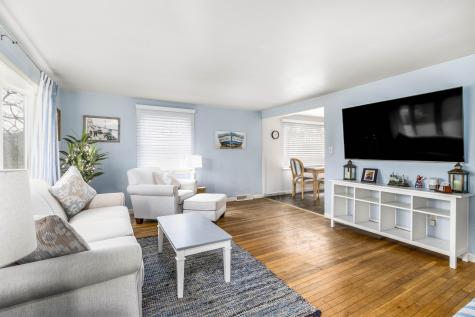 2 Montauk Street Falmouth MA 02536