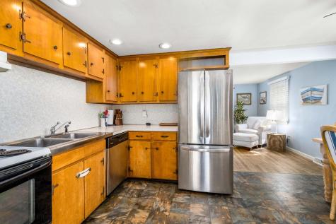 2 Montauk Street Falmouth MA 02536