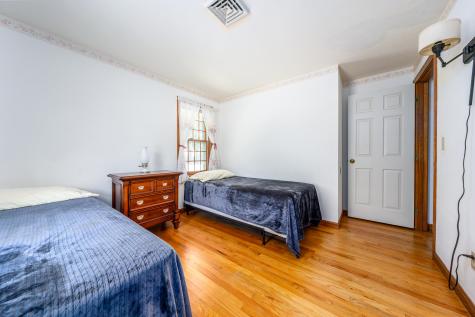 18 Goat Field Lane Barnstable MA 02601