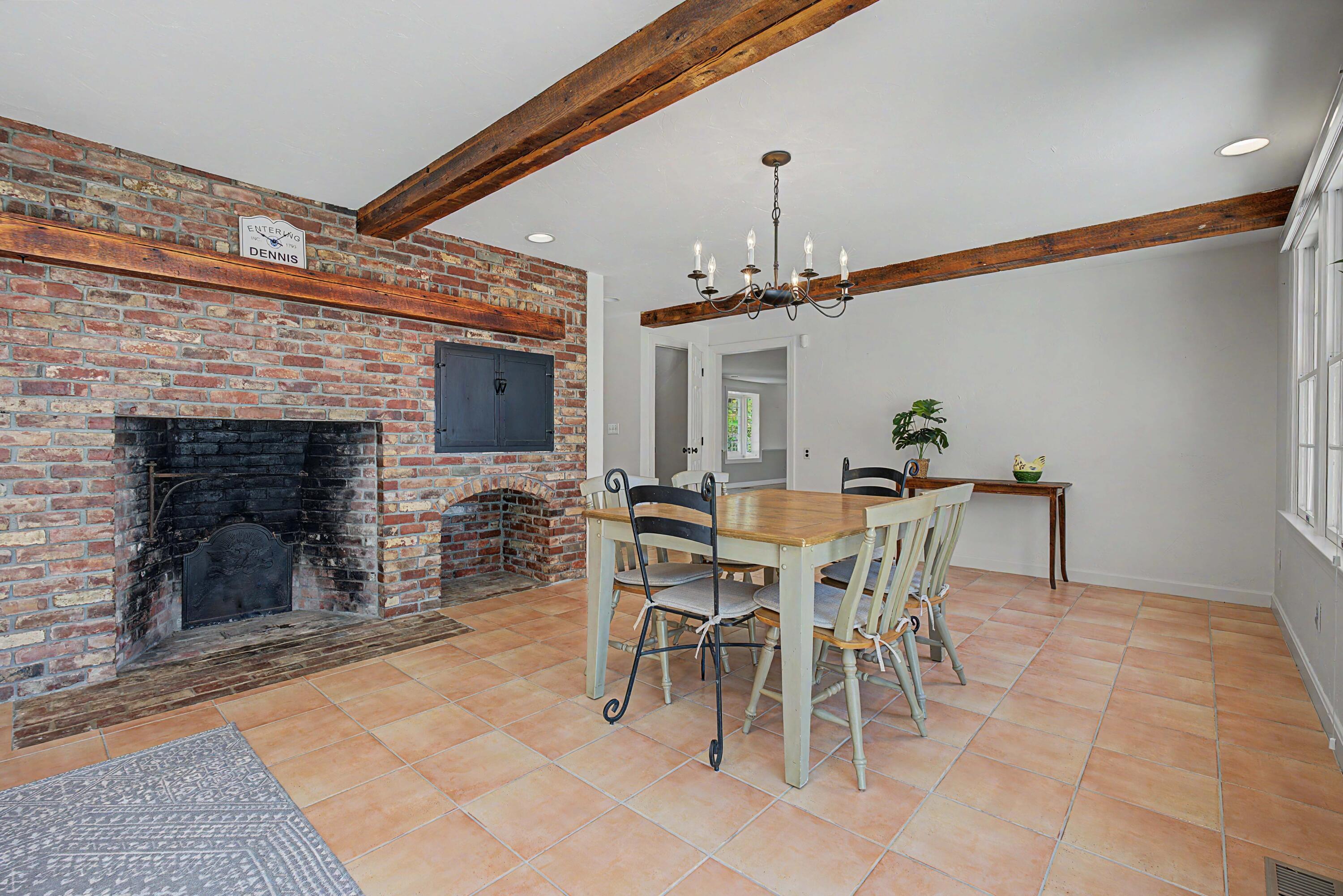 4 Maureens Way MA 02638