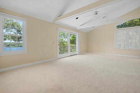 4 Maureens Way MA 02638