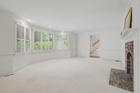 4 Maureens Way MA 02638