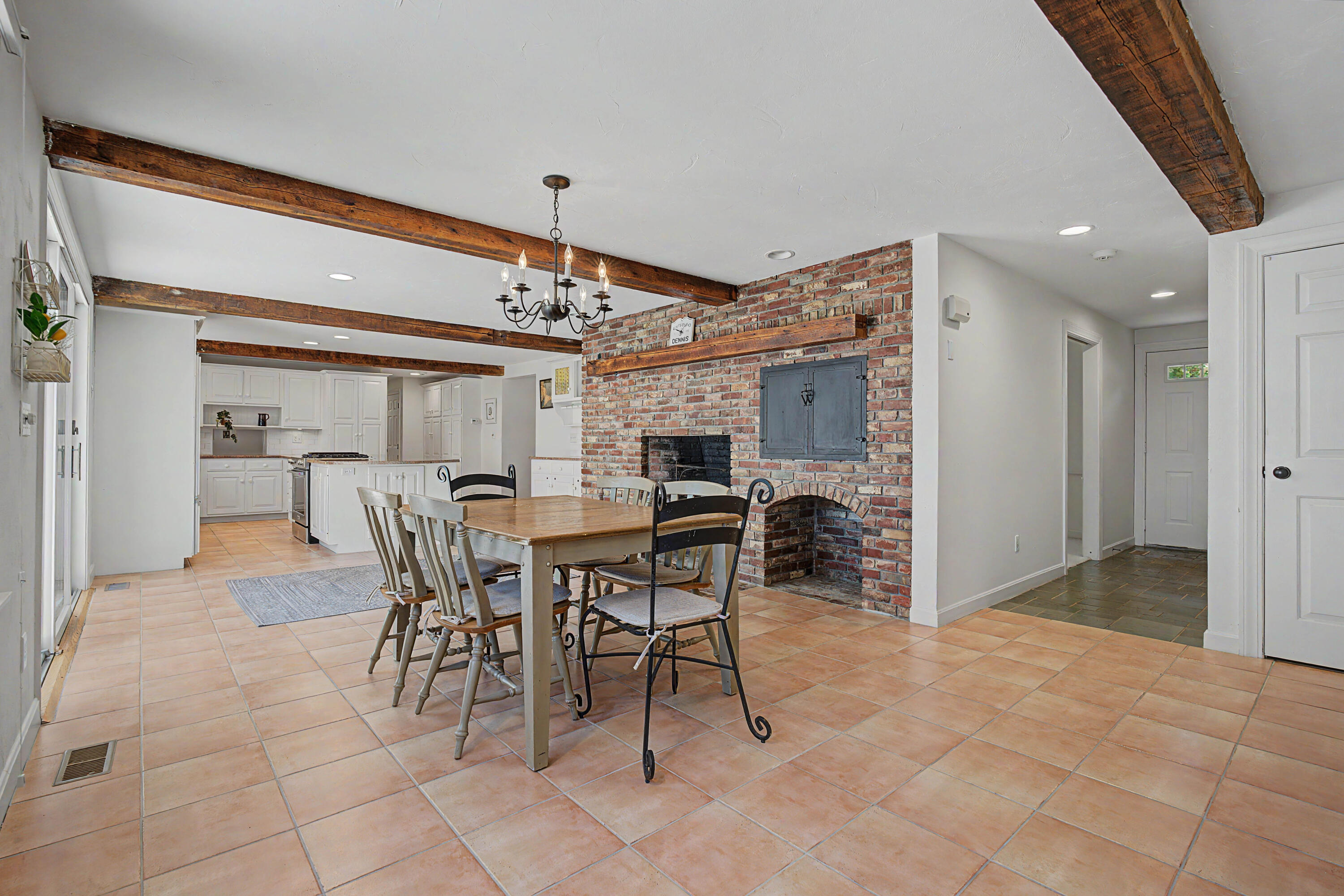 4 Maureens Way MA 02638