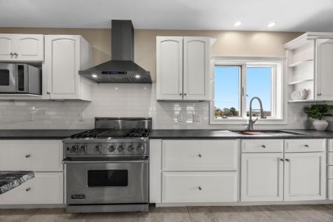 12 Groveland Street Wareham MA 02532