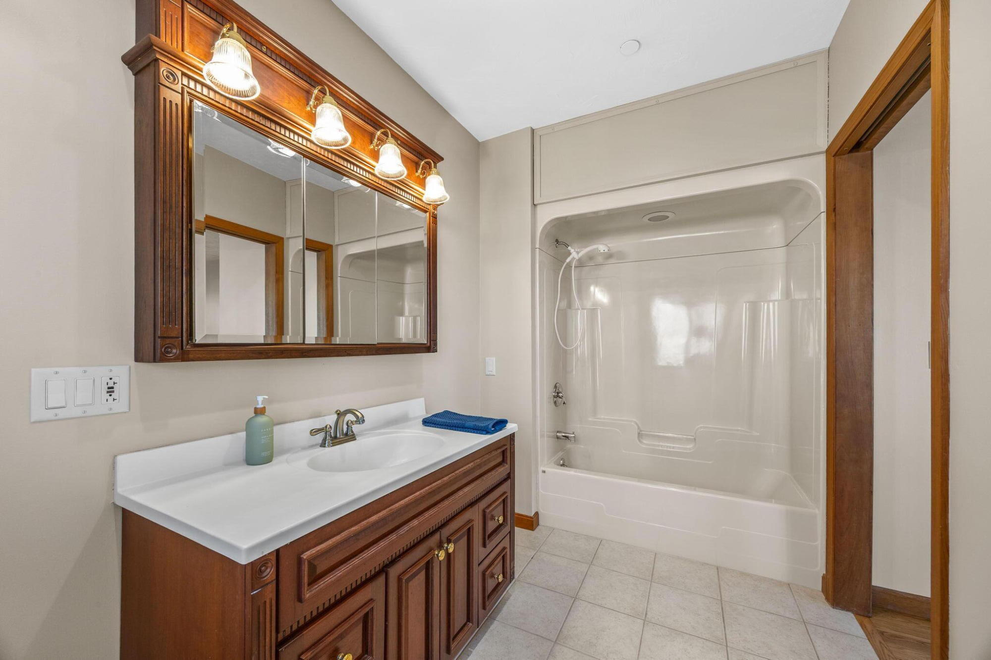 12 Groveland Street Wareham MA 02532