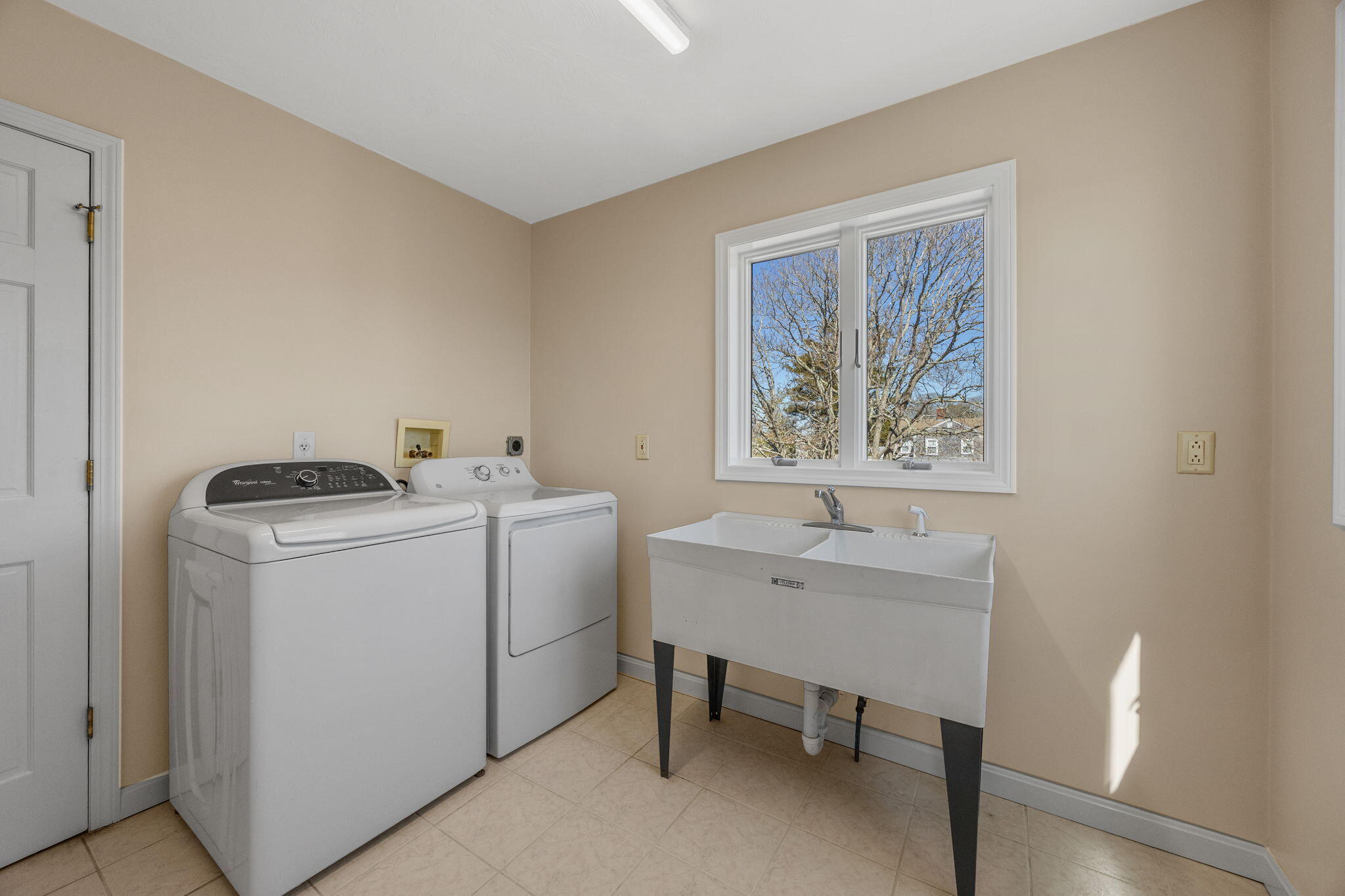 12 Groveland Street Wareham MA 02532