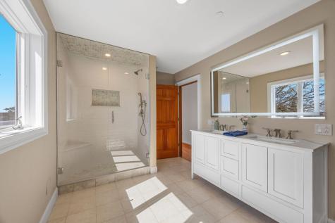 12 Groveland Street Wareham MA 02532