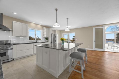 12 Groveland Street Wareham MA 02532