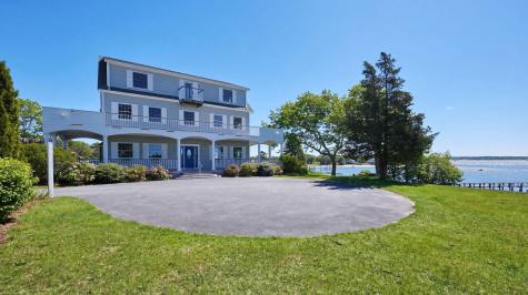 12 Groveland Street Wareham MA 02532