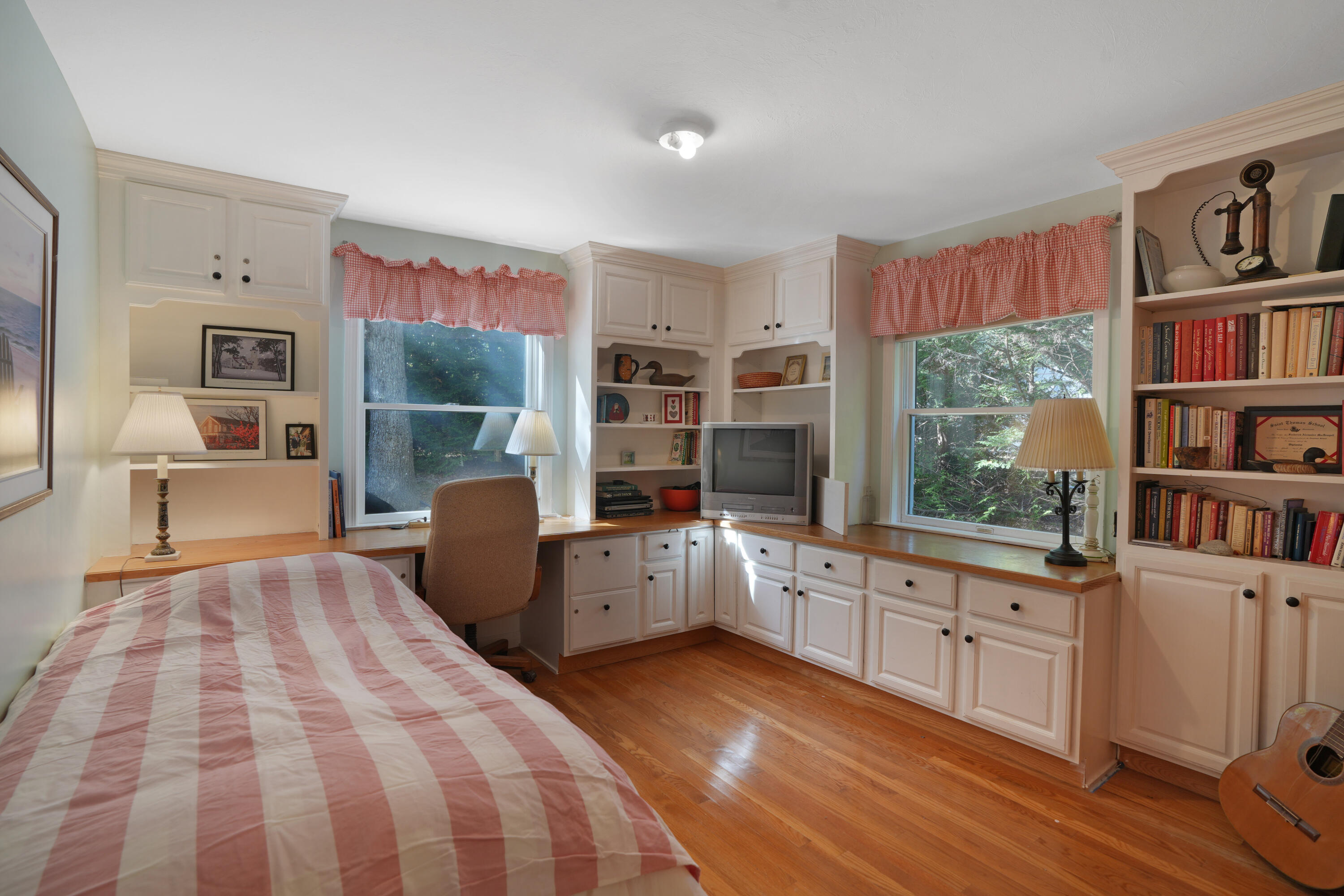22 Old Lighthouse Road MA 02568