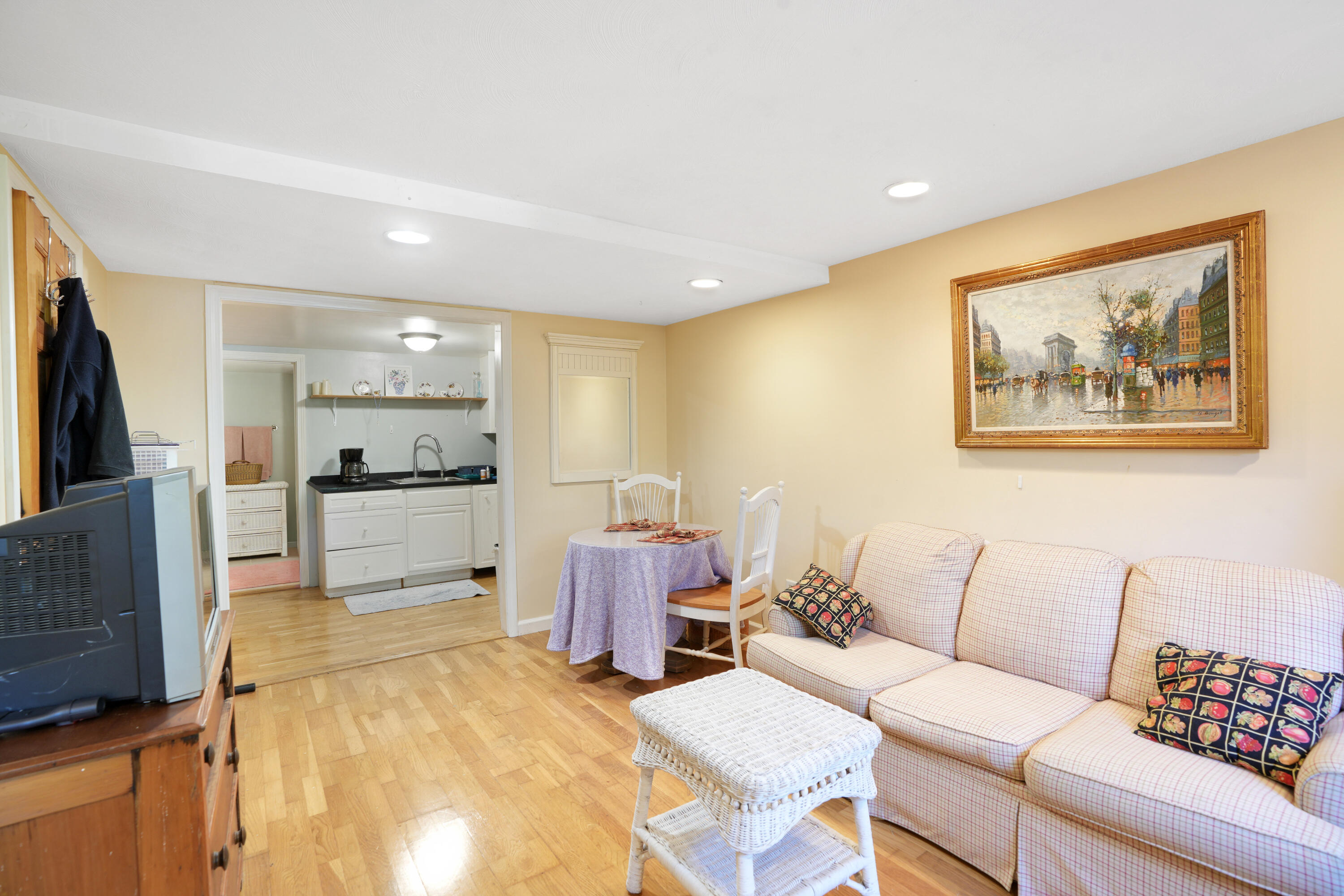22 Old Lighthouse Road MA 02568