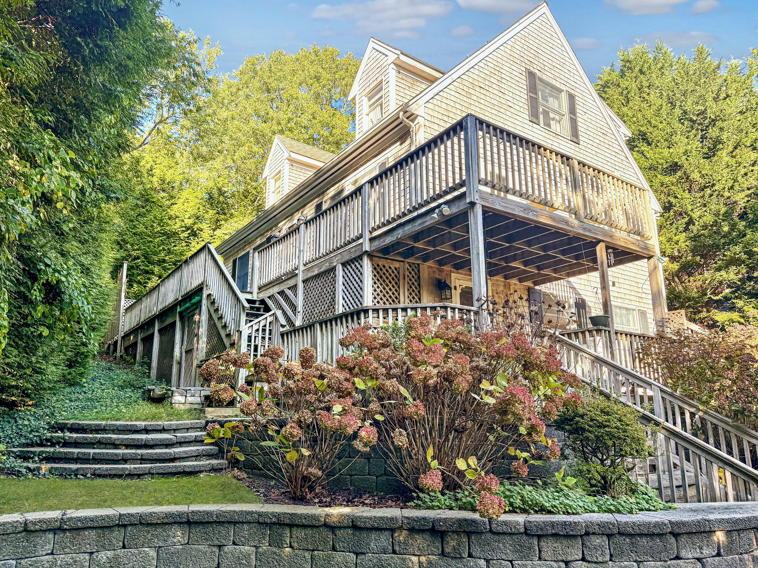 22 Old Lighthouse Road MA 02568