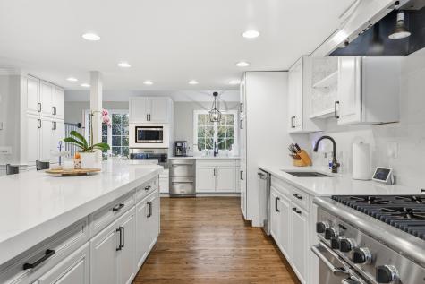 23 Middle Pond Path Barnstable MA 02648