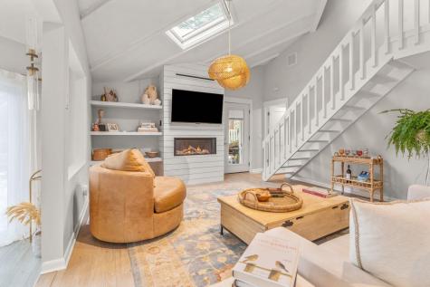 16 Bosuns Lane Mashpee MA 02649