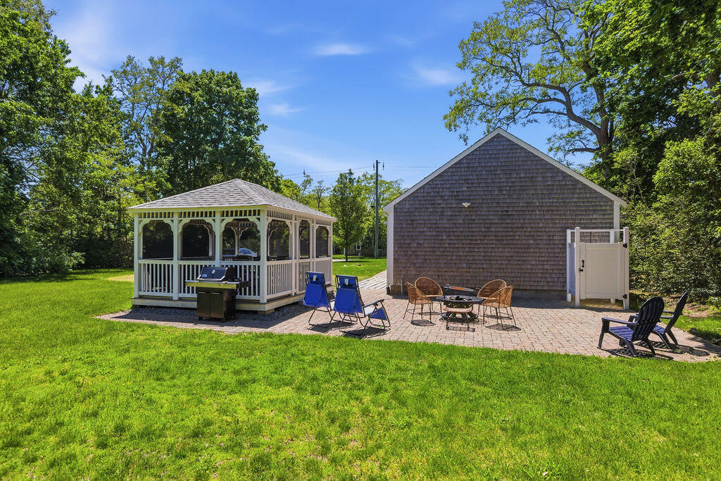18 Nobscussett Road Dennis MA 02638