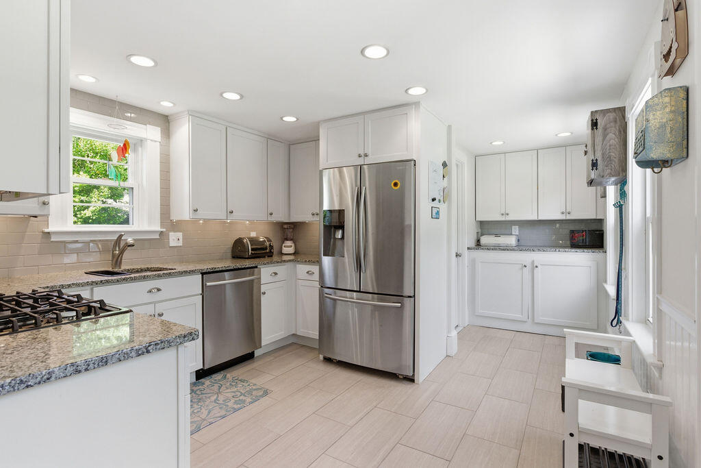 18 Nobscussett Road Dennis MA 02638
