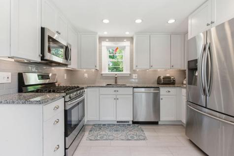 18 Nobscussett Road Dennis MA 02638