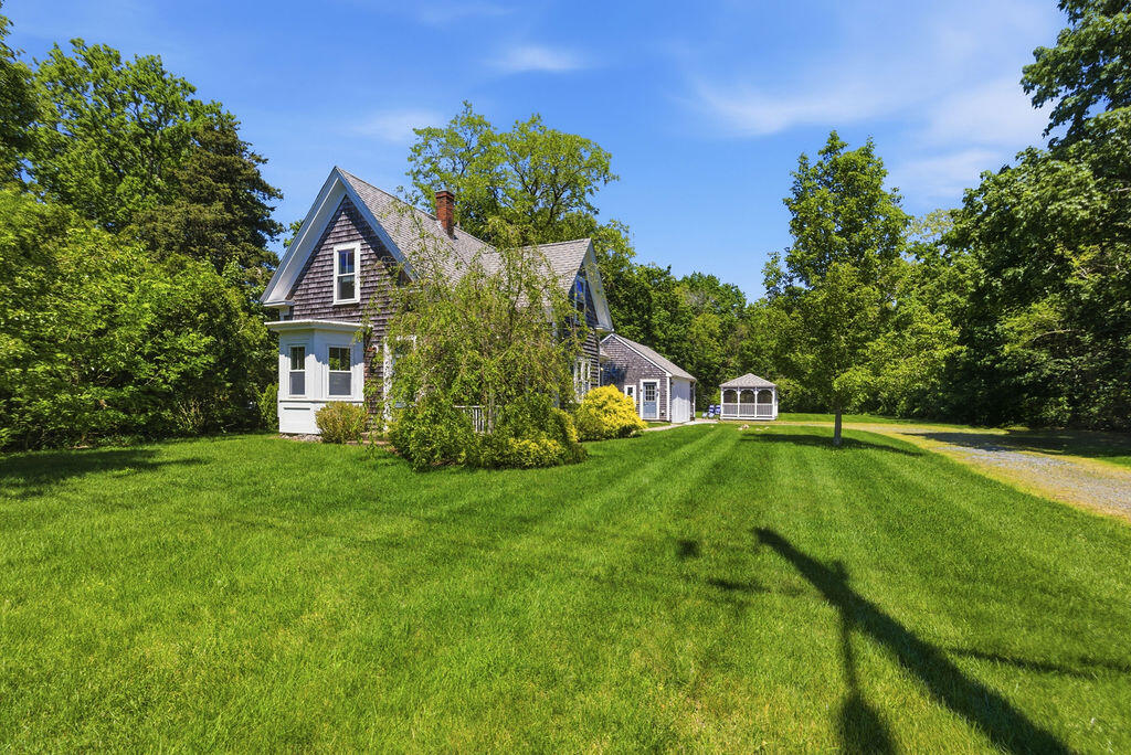 18 Nobscussett Road Dennis MA 02638
