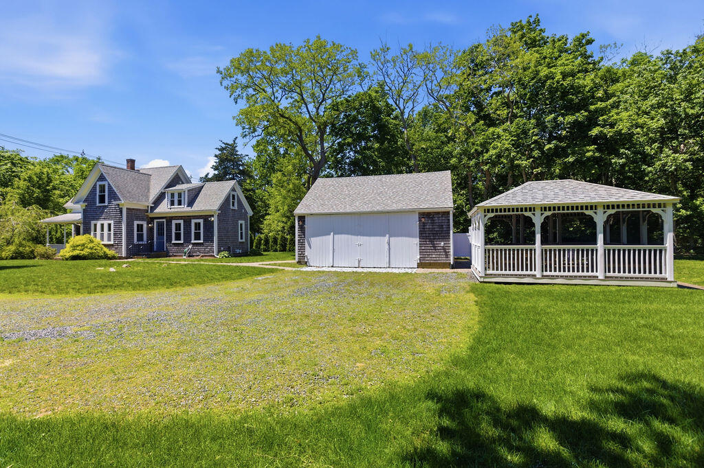 18 Nobscussett Road Dennis MA 02638
