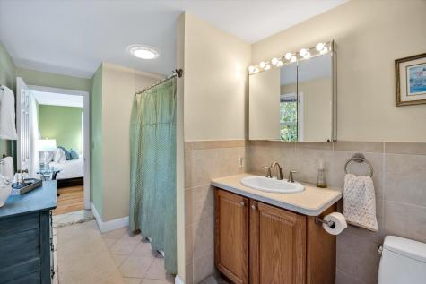 29 Redlands Road East Falmouth MA 02536