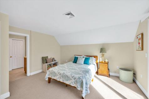 29 Redlands Road East Falmouth MA 02536