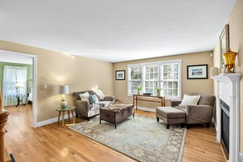 29 Redlands Road East Falmouth MA 02536