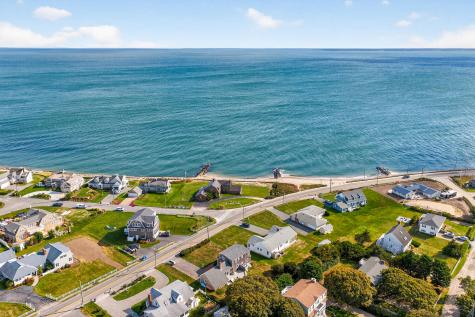 214 Menauhant Road Falmouth MA 02540