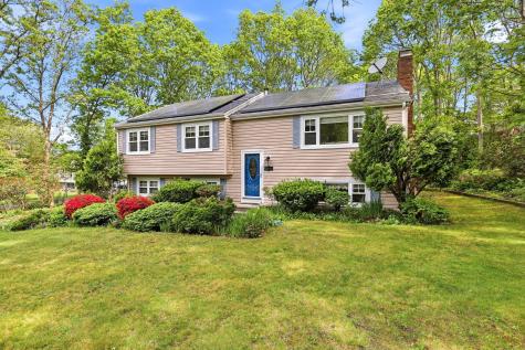 17 Briggs Avenue Bourne MA 02532