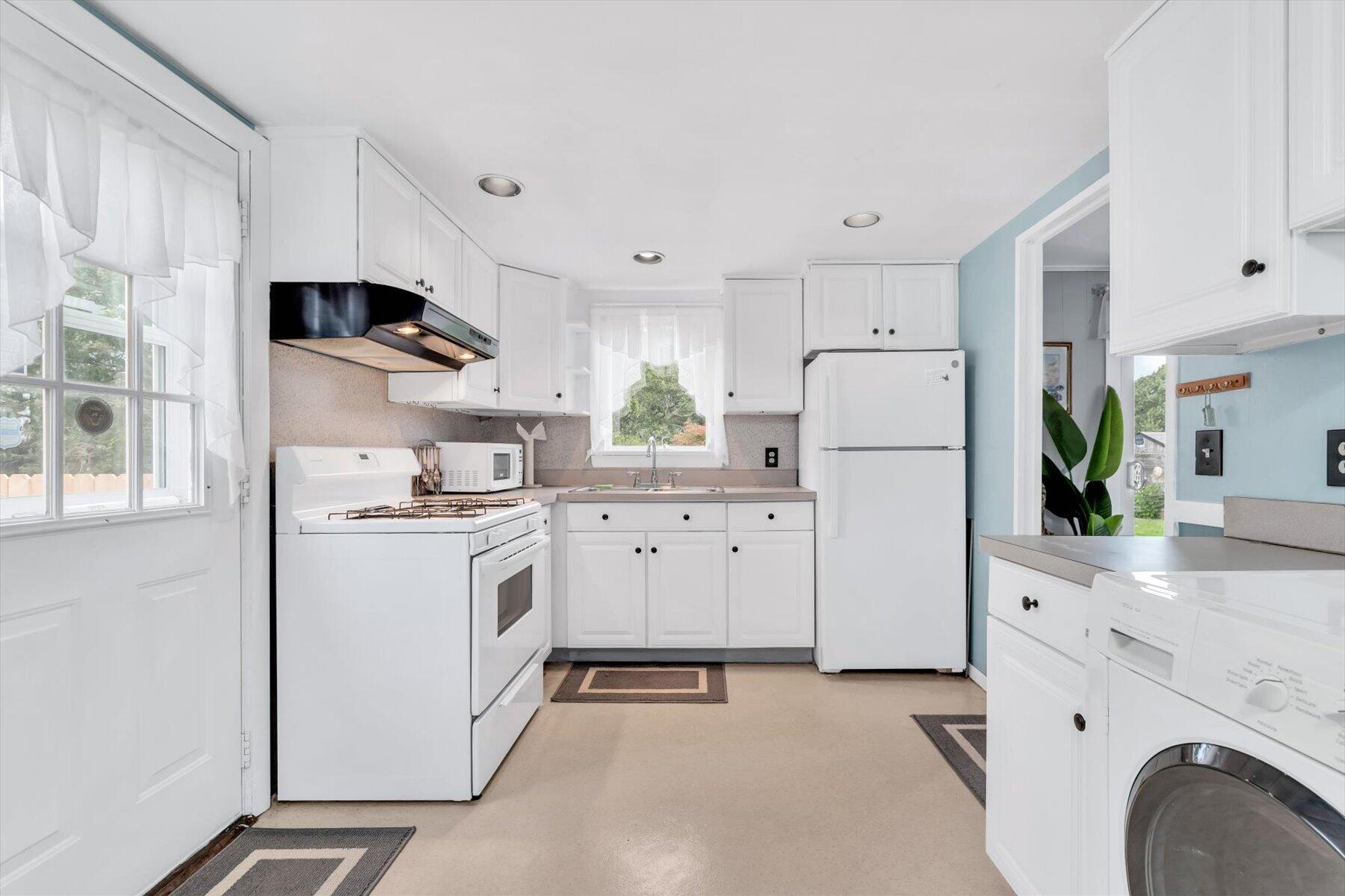 7 Queens Bay Lane Buzzards Bay MA 02532