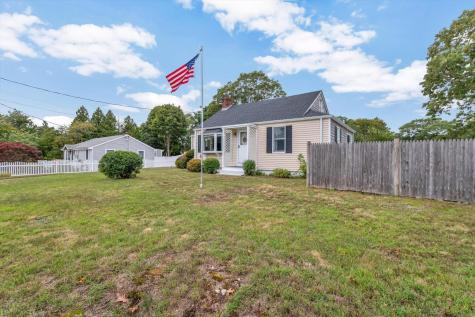 7 Queens Bay Lane Buzzards Bay MA 02532