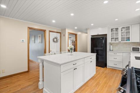 34 Windsor Way Mashpee MA 02649