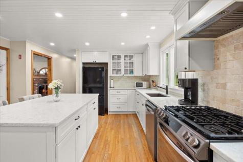 34 Windsor Way Mashpee MA 02649