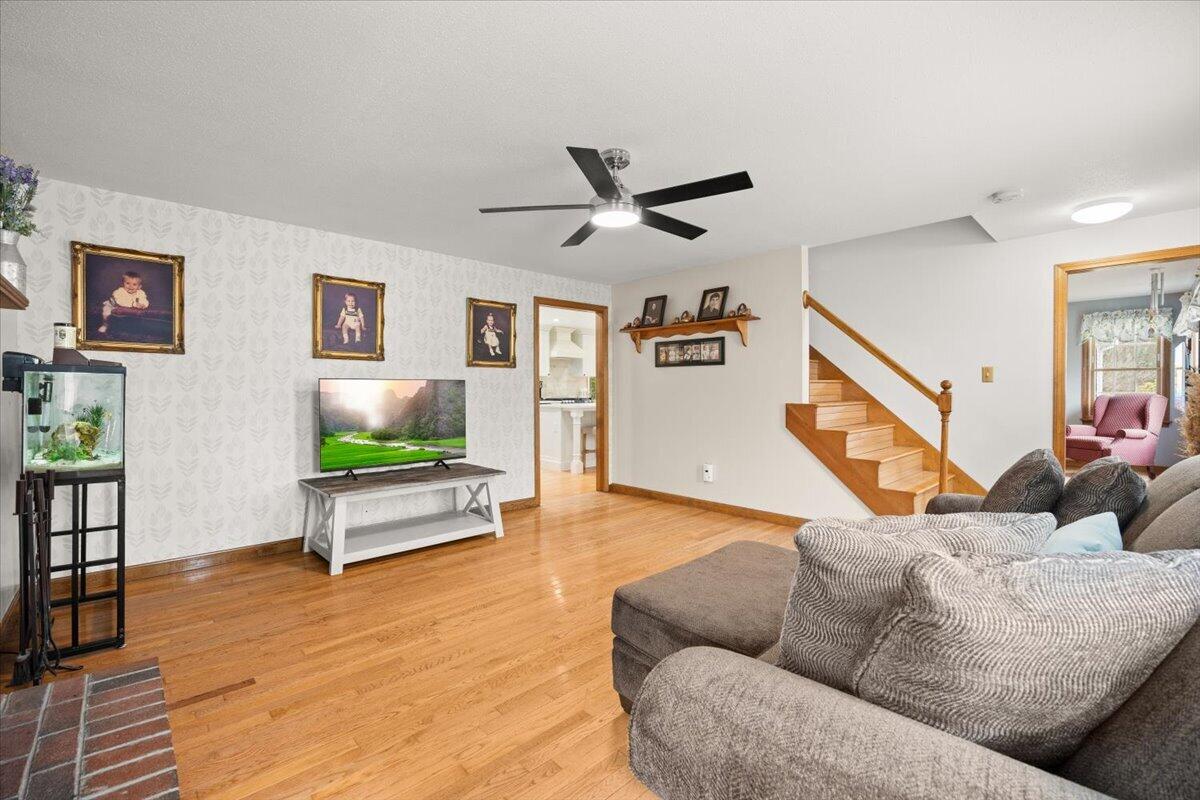 34 Windsor Way Mashpee MA 02649