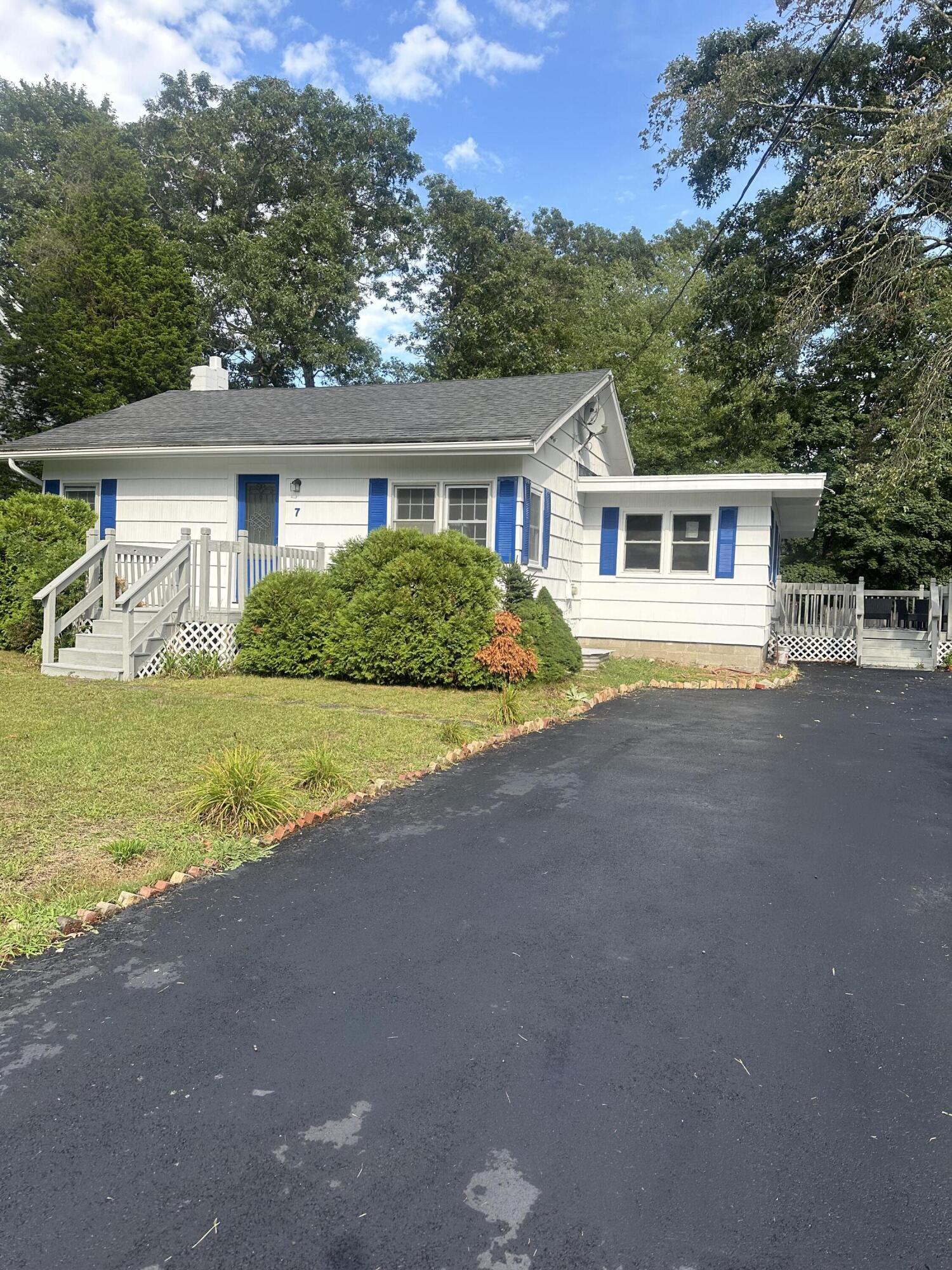 7 Central Avenue MA 02360