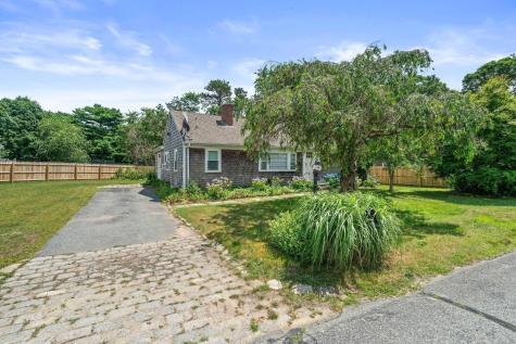 4 Thach Lane Barnstable MA 02601