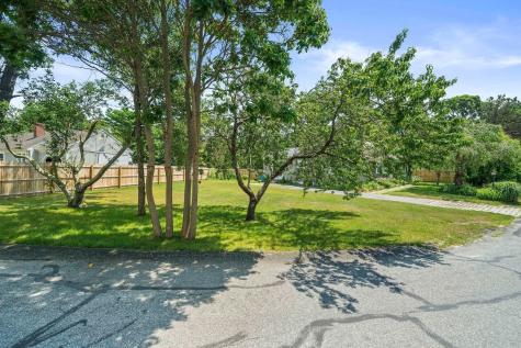 4 Thach Lane Barnstable MA 02601