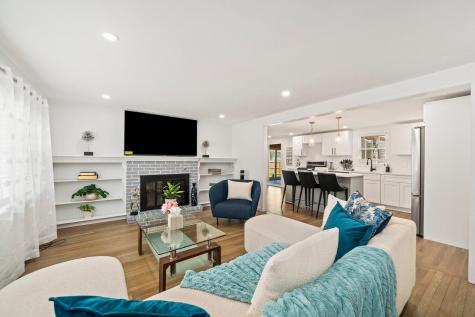 4 Thach Lane Barnstable MA 02601