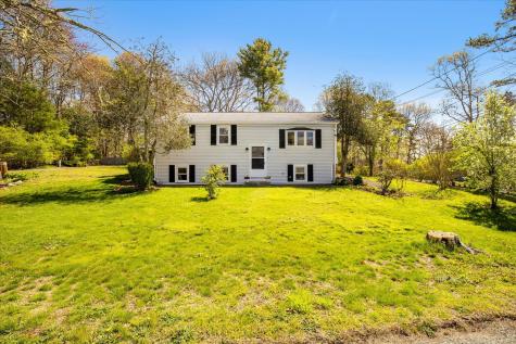 22 Avery Road Bourne MA 02559
